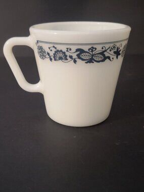Vintage Pyrex Old Town Blue Onion Milk Glass Coffee Mug w/ "D" Handle